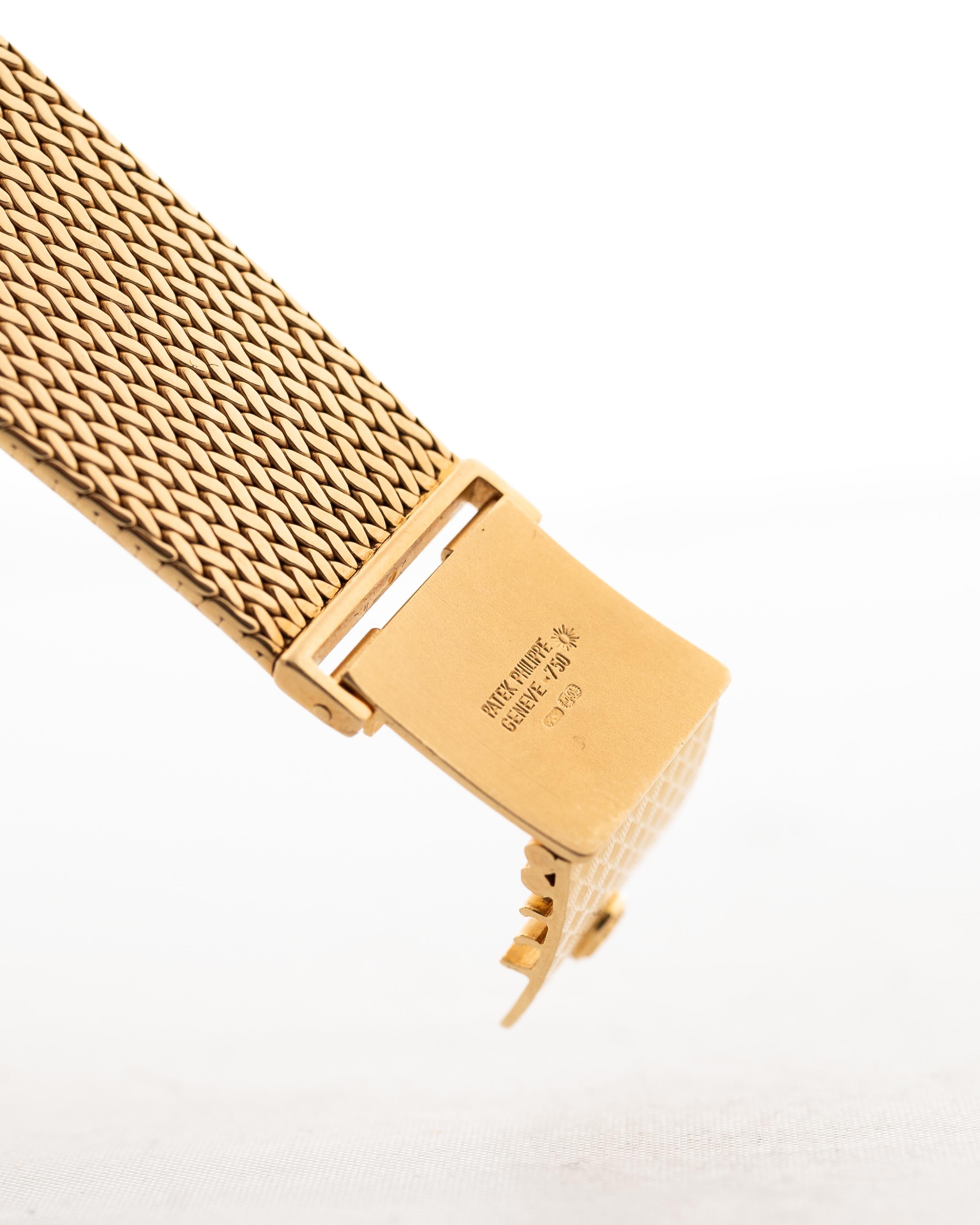 Patek-Philippe 18k Gold M96s Royal Look RR View