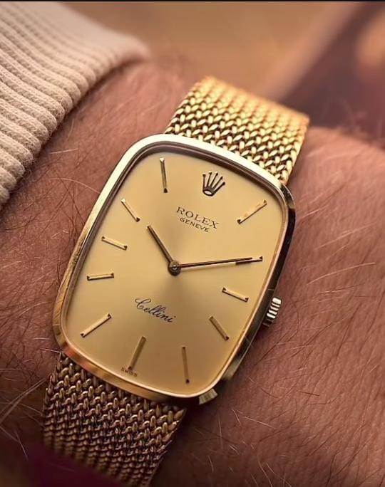 Royal 18k Gold G68s Unique & Attractive