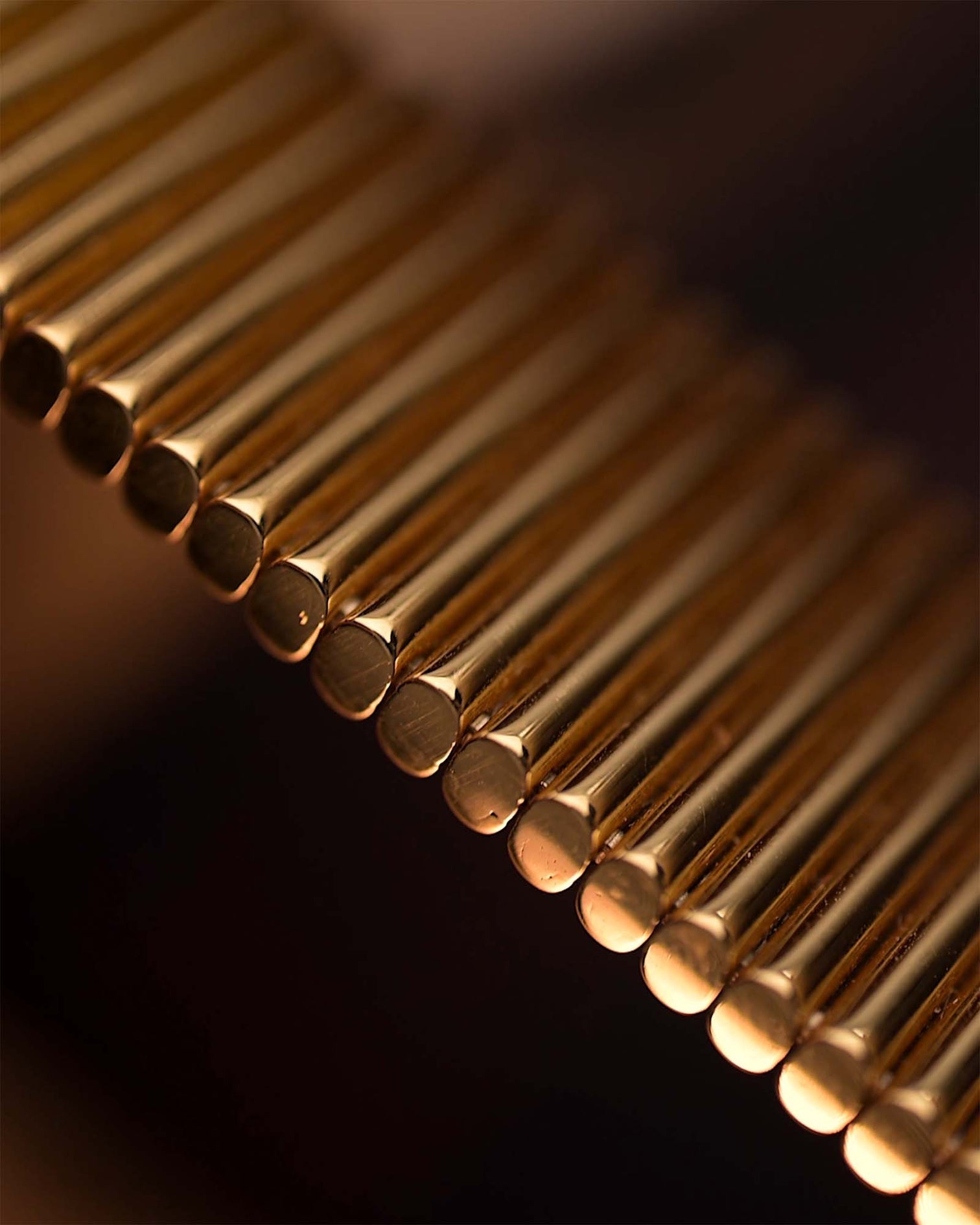 Royal Attractive Moon Phase G65s Classic Shield