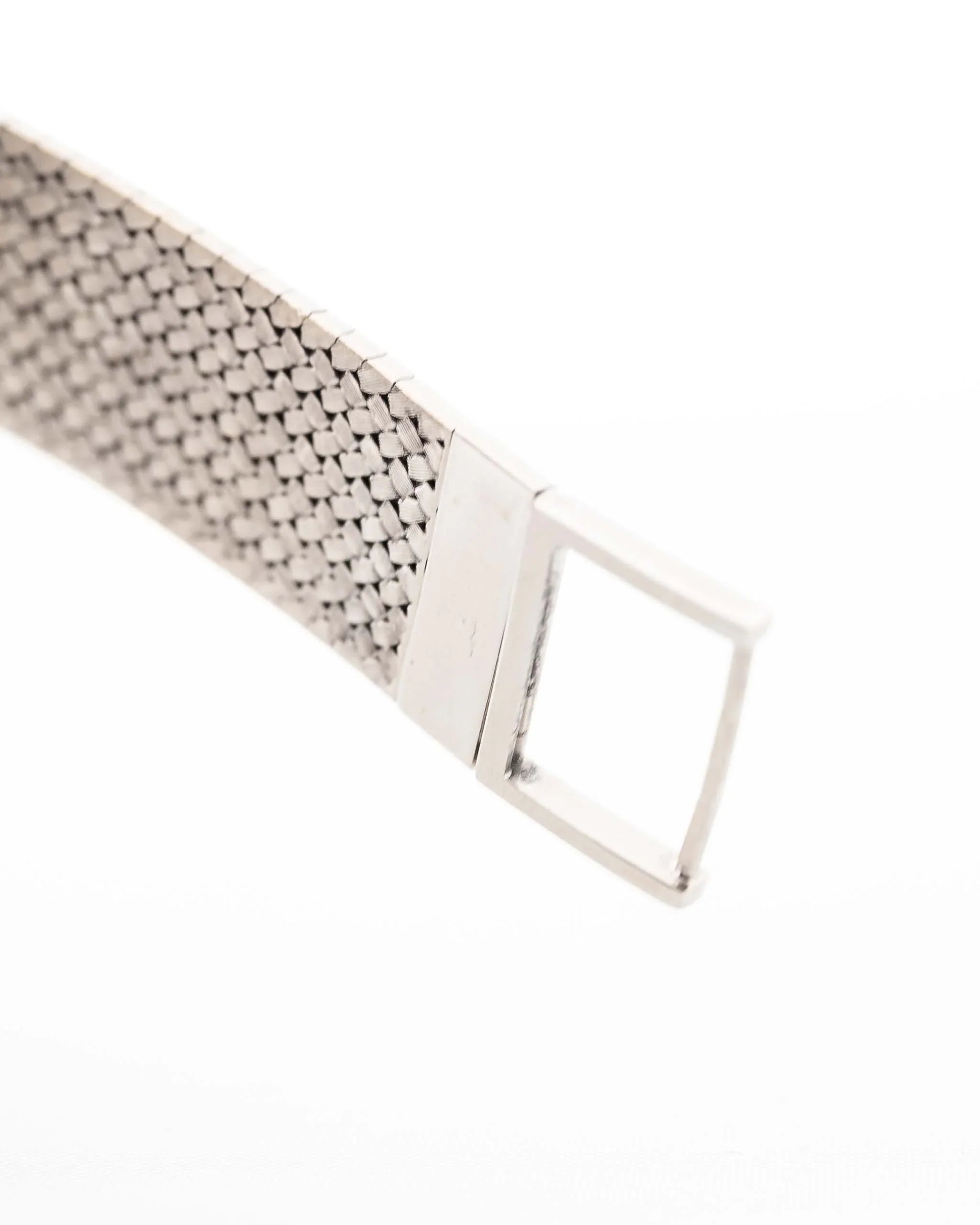 Royal Vintage 18k Blue Moon Royal Attraction