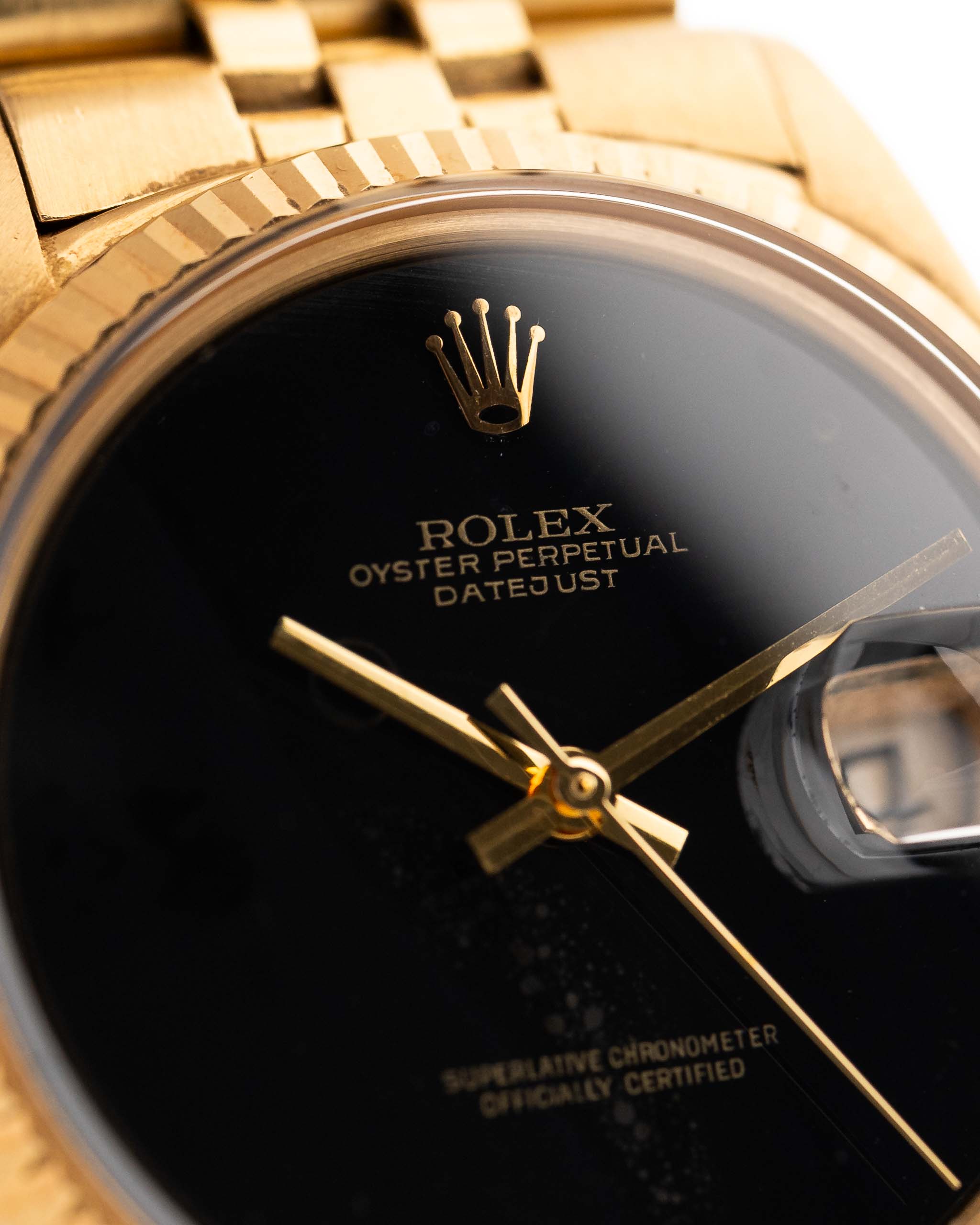 Royal Smoky  Black Glit Live Attraction AMG 1601 18k Gold