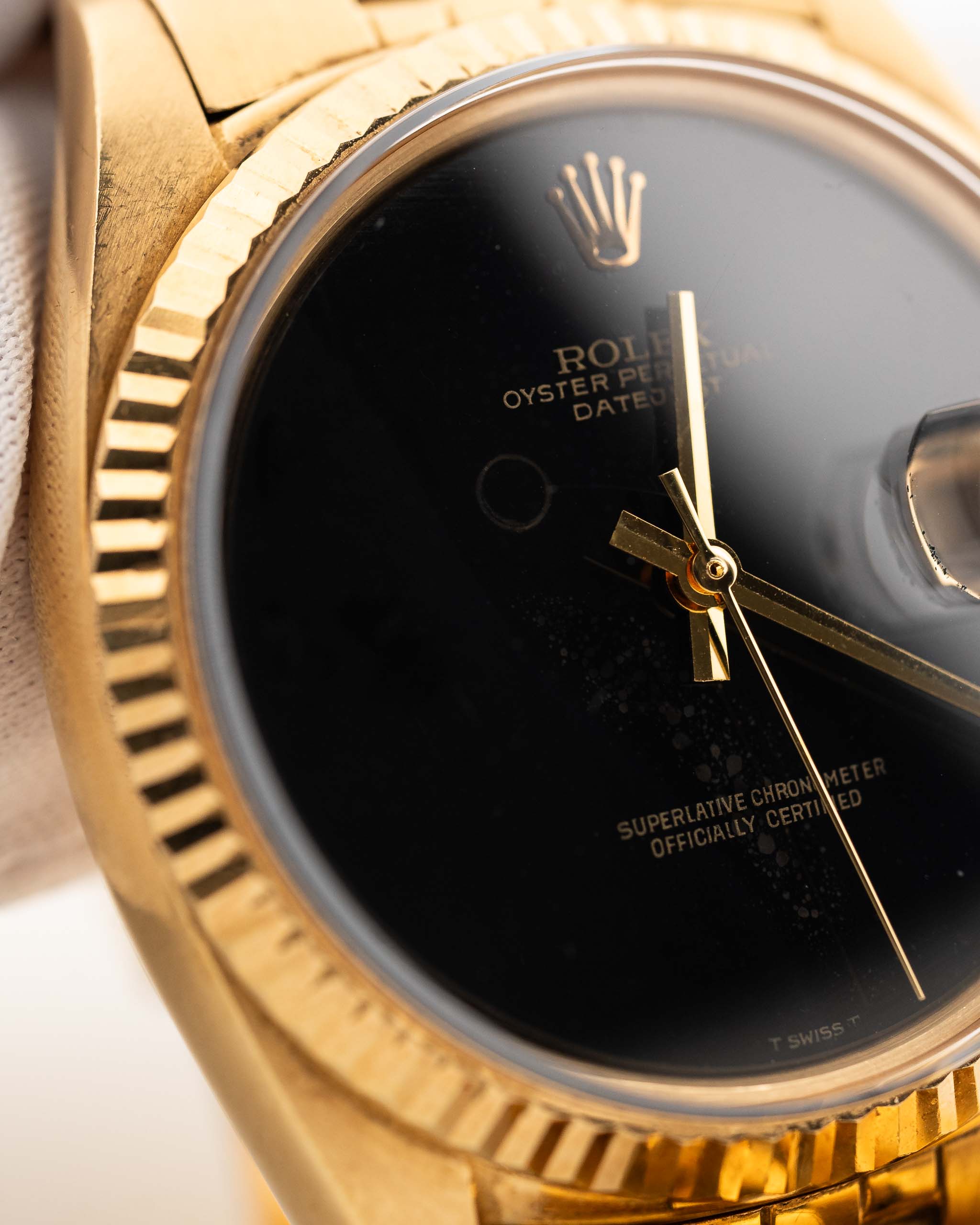Royal Smoky  Black Glit Live Attraction AMG 1601 18k Gold