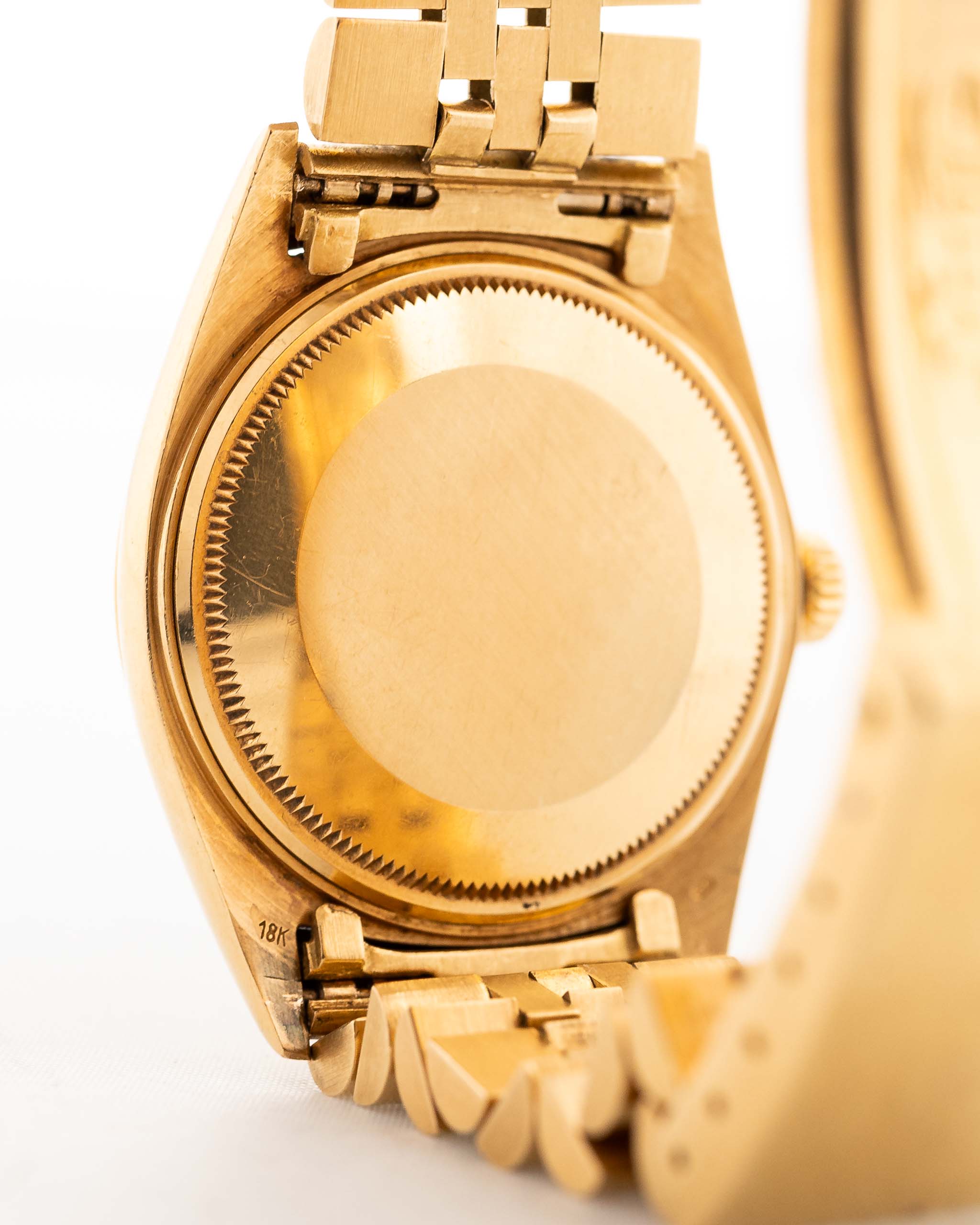 Royal Smoky  Black Glit Live Attraction AMG 1601 18k Gold