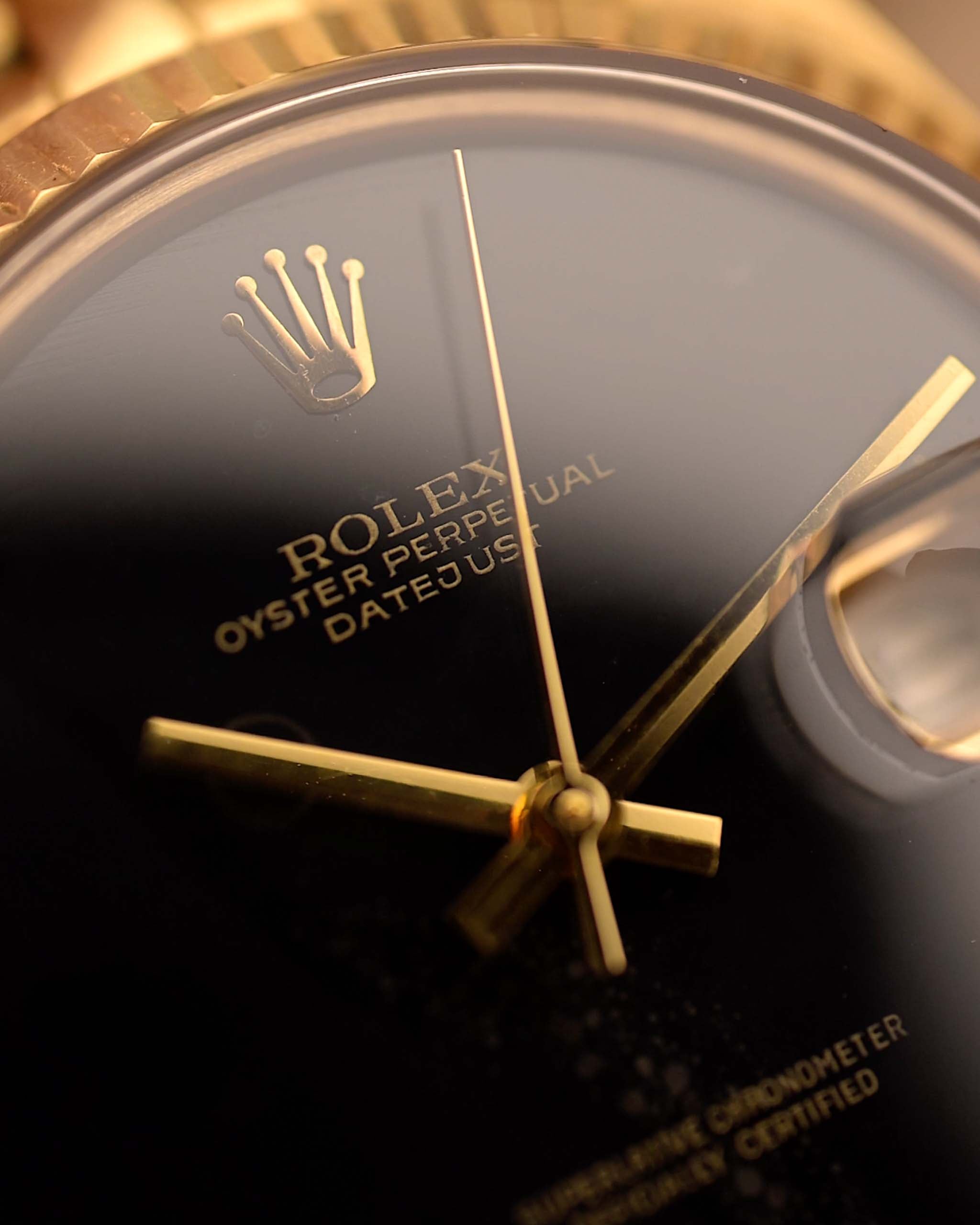 Royal Smoky  Black Glit Live Attraction AMG 1601 18k Gold