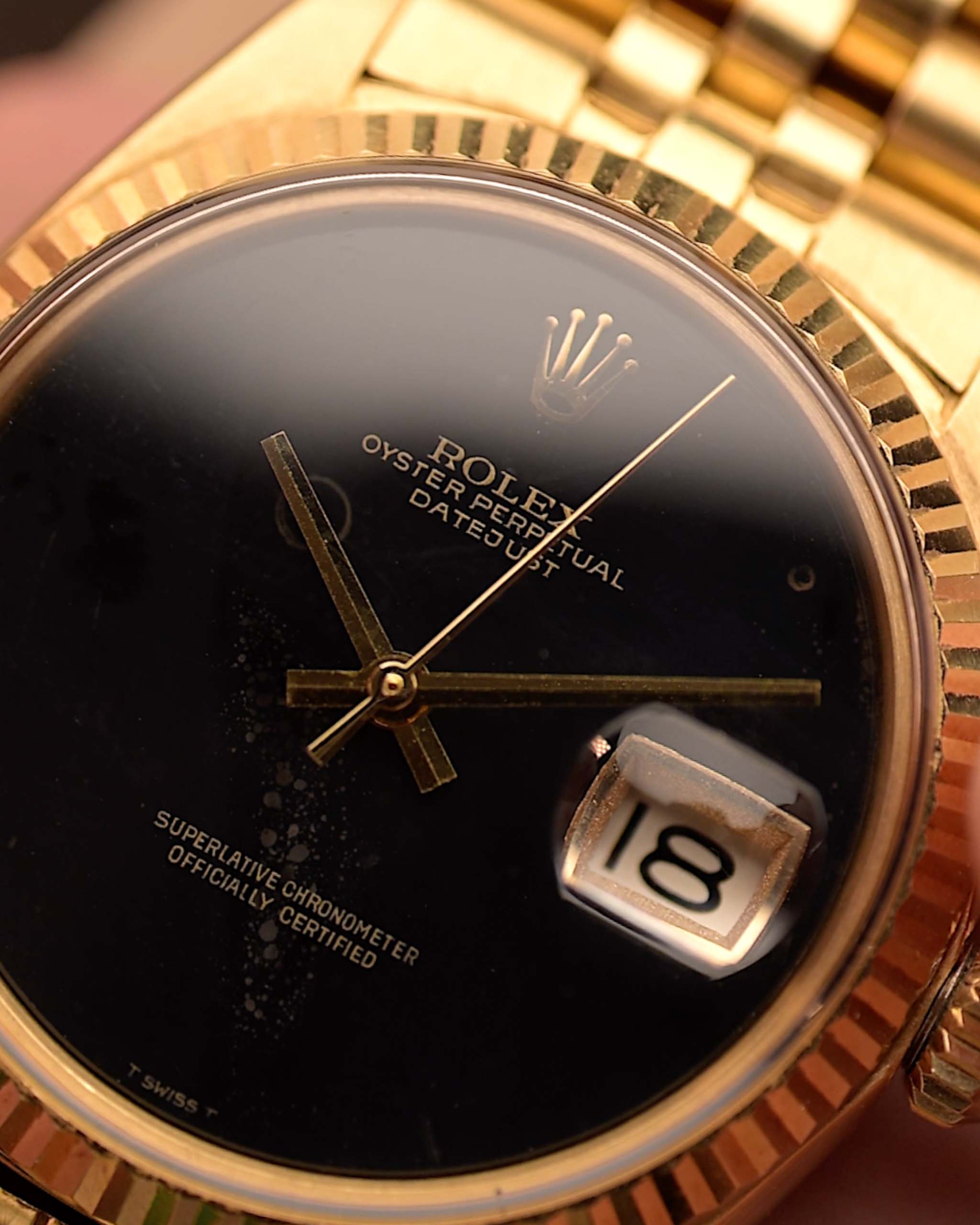 Royal Smoky  Black Glit Live Attraction AMG 1601 18k Gold