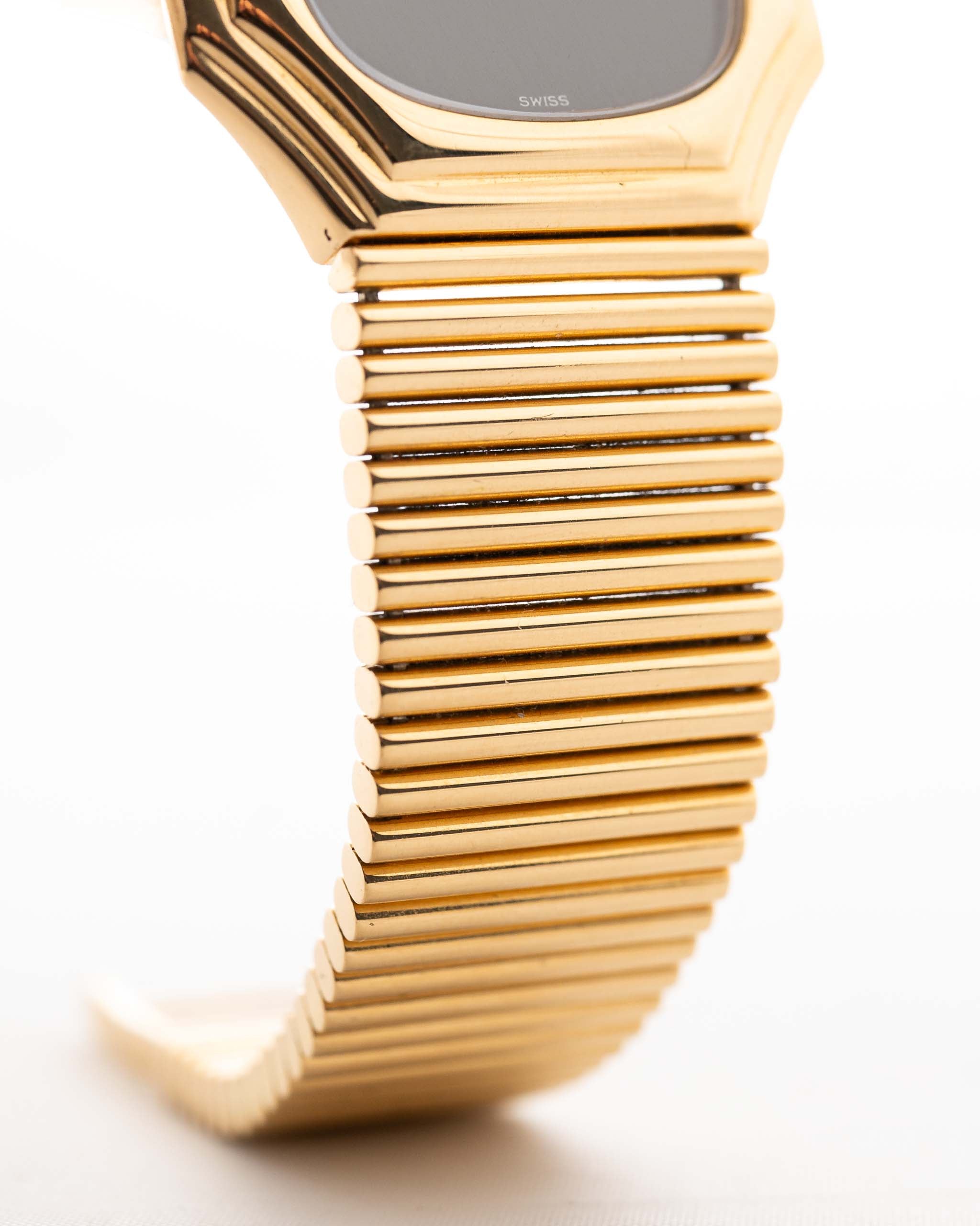 Royal Attractive Moon Phase G65s Classic Shield